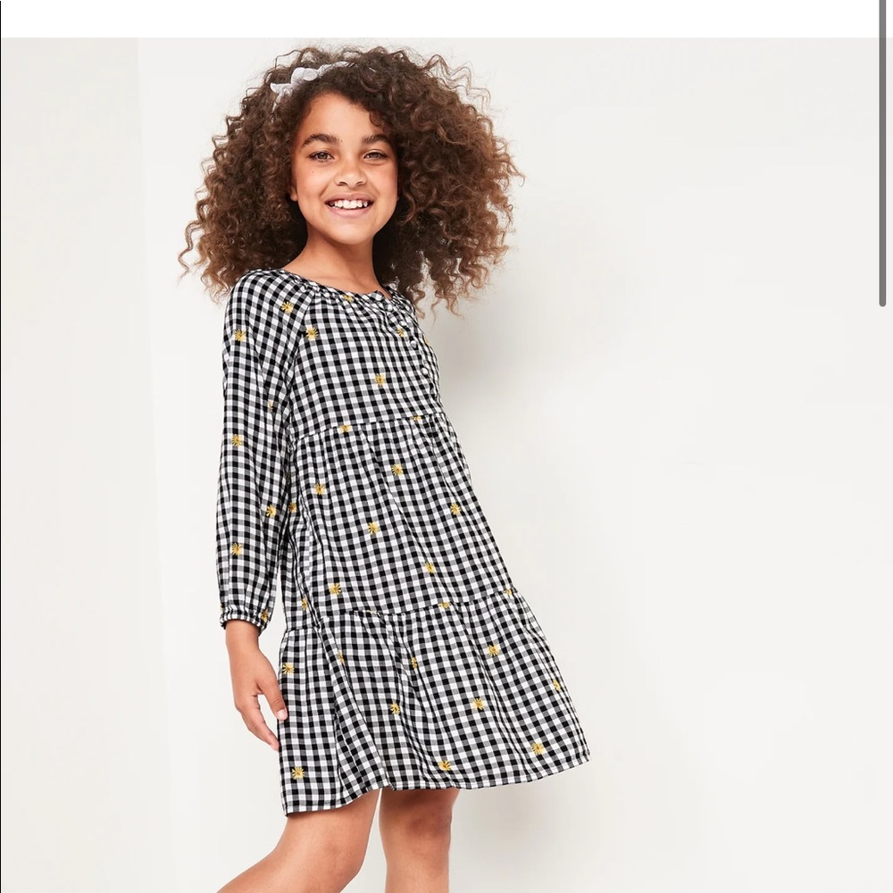 Girls black and white dress